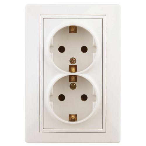 Розетка 2-м СП Plano 1-205-02 16А IP20 250В 2х2P+E Schuko сл. кость Intro Б0053916