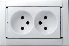 Розетка 2-м СП Simon34 16А IP20 без заземл. бронз. Simon 34457-36